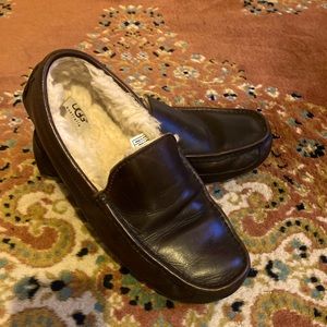 Ugg Ascot leather moccasin slippers shearling lined, rubber soles indoor & out